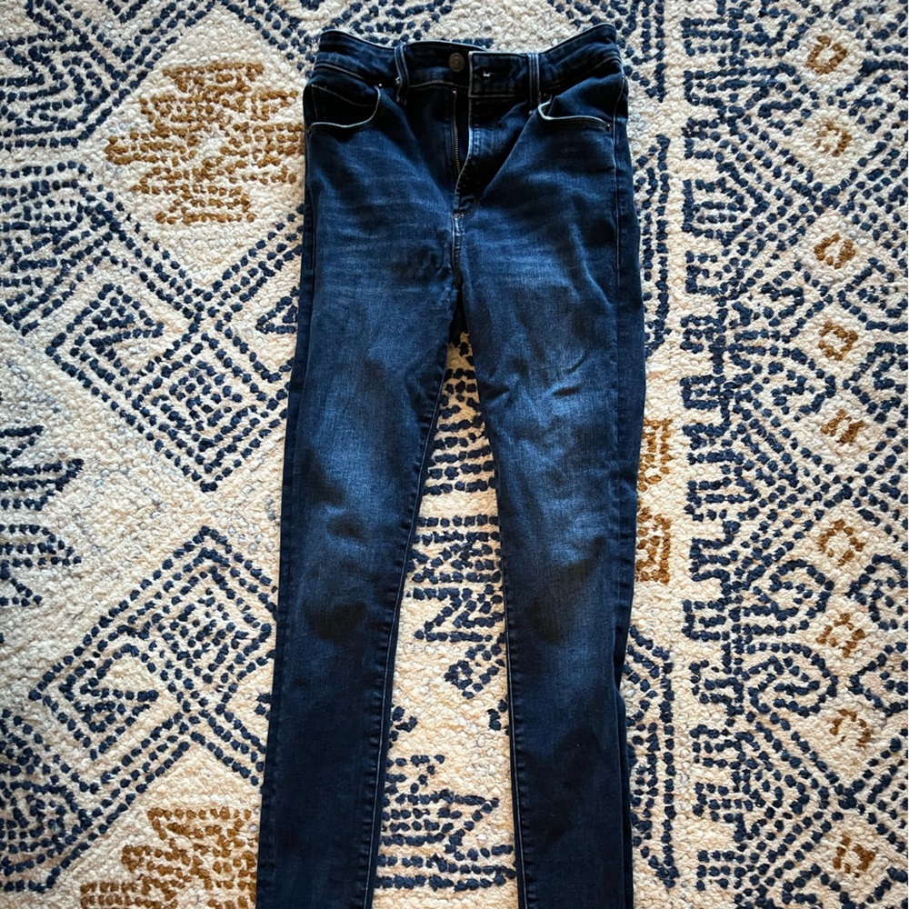 A&F women’s Simone high rise super skinny jeans 25/0 dark wash